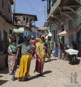 HARAR, ETHIOPIA - DECEMBER 24, 2013: Unidentified people of anci