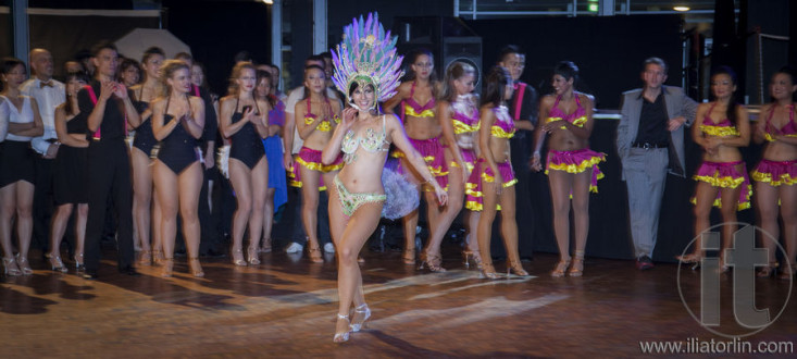 Salsa performance dancing. Casino Royal Black Tie ball. Roundhouse Kensington. Sydney. Australia.