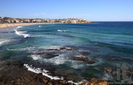 View to Bondi Beach from its southern end.