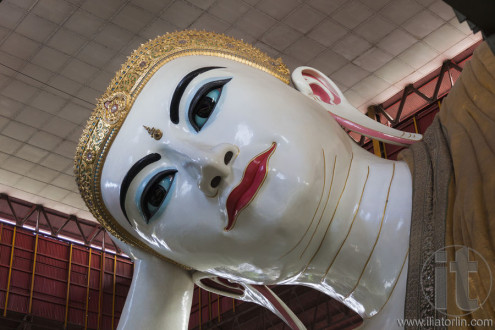 Reclining buddha in Chaukhtatgyi Paya. Yangon. Myanmar.