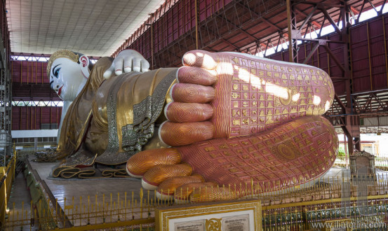 Reclining buddha in Chaukhtatgyi Paya. Yangon. Myanmar.