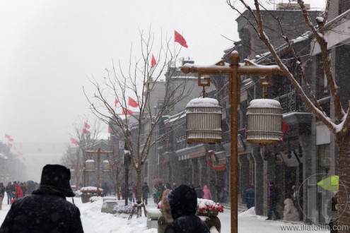 Qianmen Dajie, Beijing, China. The biggest snowstorms in 60 years