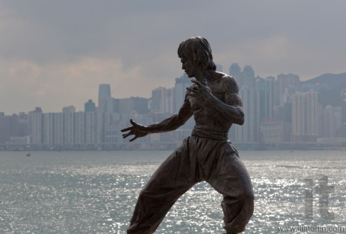 Bruce Lee statue on the Avenue of Stars. Tsim Sha Tsui. Hong Kong.