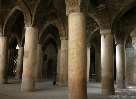 900 years old prayers hall Jameh (Friday) Mosque. Isfahan. Iran