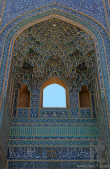 Tiled entrance into jame (Friday) mosque in Yazd, Iran