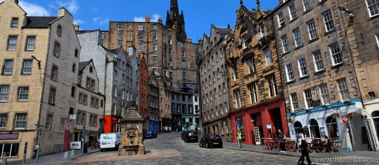 Historic buildings on Victoria St. Edinburgh. Scotland. UK.