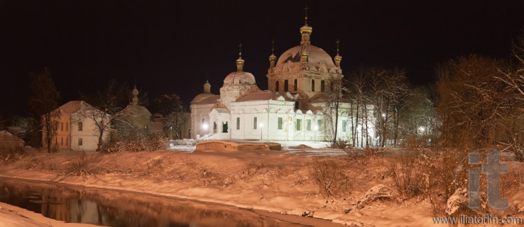 Cathedral of the Annunciation and river gzhat at night. Gagarin (former Gzhatsk). Russia.