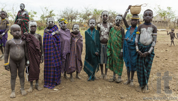 Unidentified children from Mursi tribe in Mirobey village. Mago